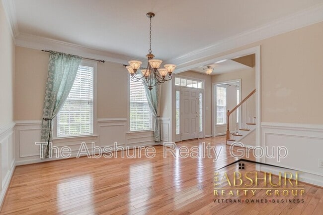 Building Photo - 1410 Fairfax Woods Dr