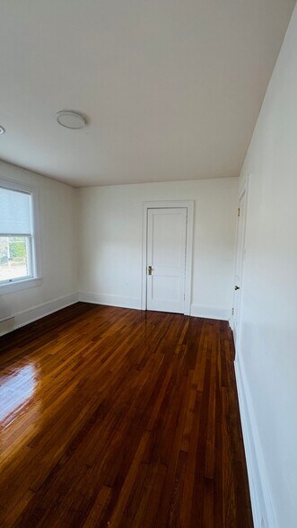 Building Photo - 812 Tyler Ave