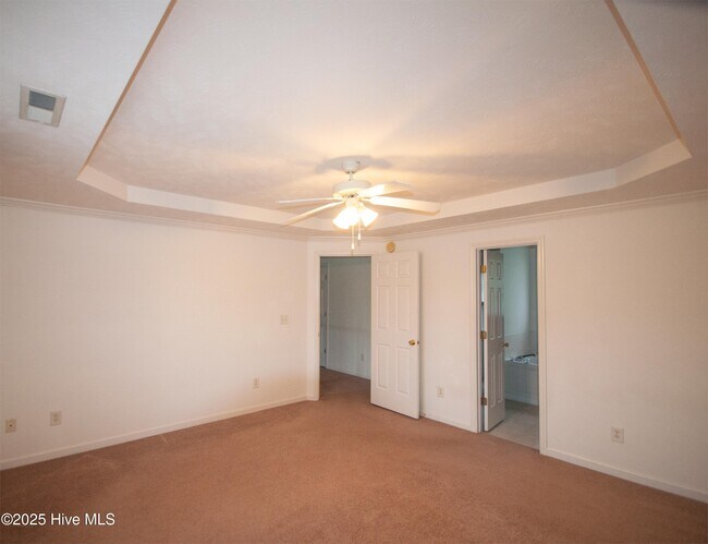 Building Photo - 115 Birdie Ct