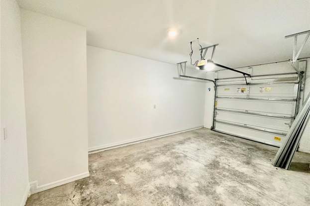 Building Photo - 5852 Ocean Isle Dr