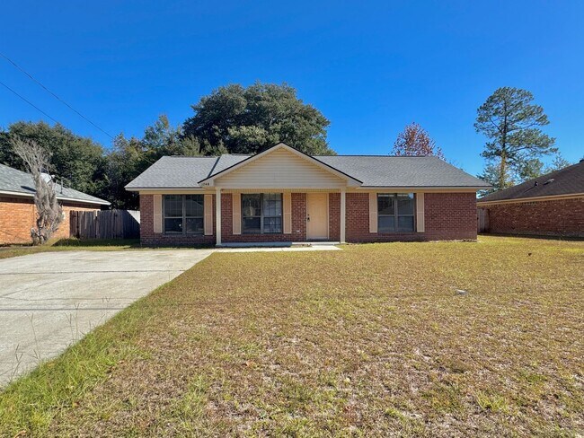 Building Photo - MOVE-IN READY! (Pet Friendly)