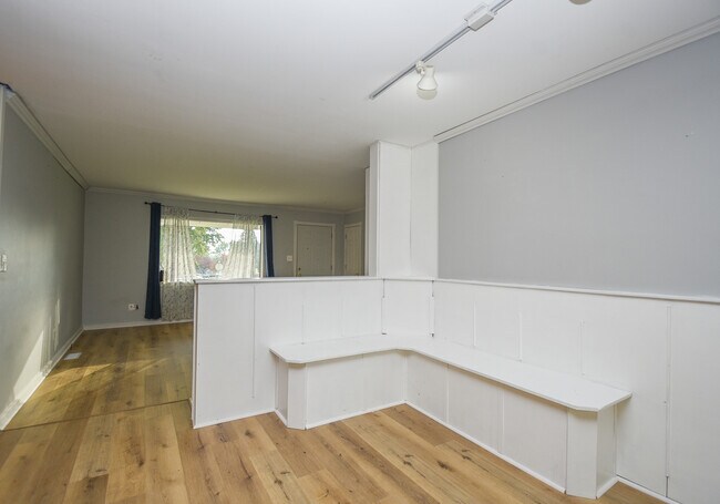 Building Photo - 1107 Hilltop Blvd