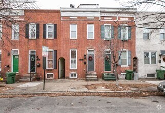 Building Photo - Amazing 3 bed 2 bath with a roof top deck ...