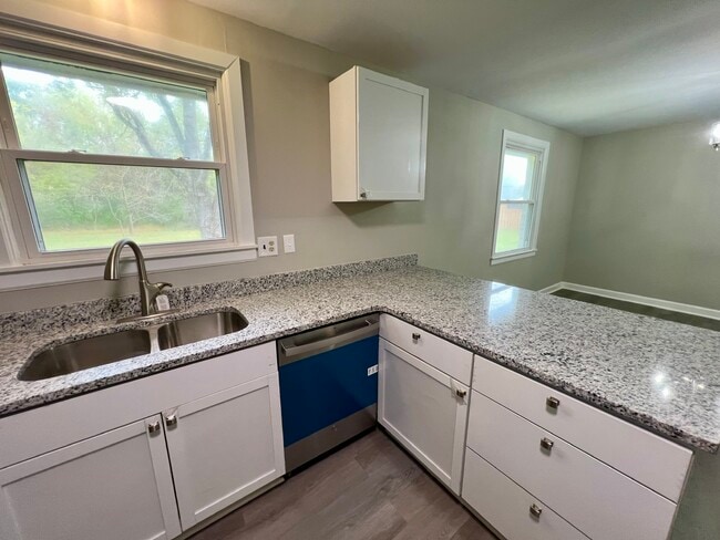 Building Photo - 157 Quail Dr