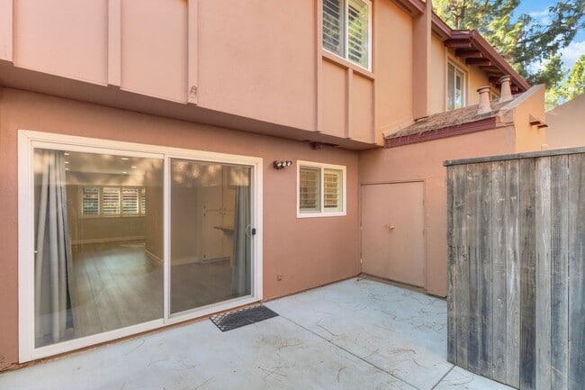 Building Photo - North Davis Condo-Available