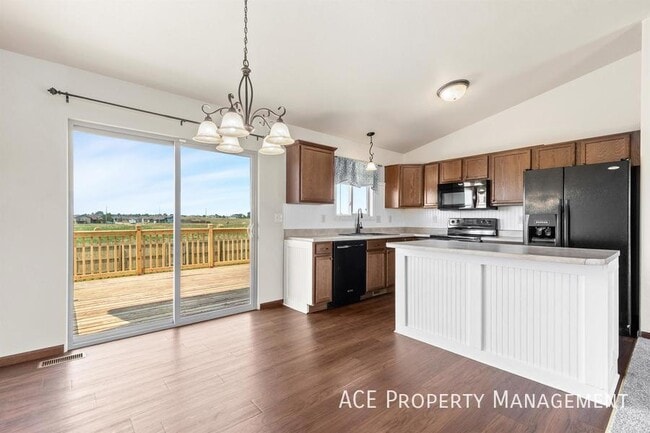 Primary Photo - 761 Radial Ln