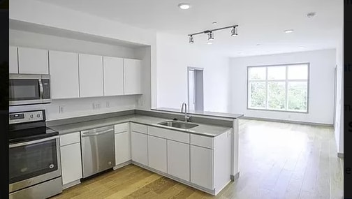 Building Photo - 400 Herron Dr