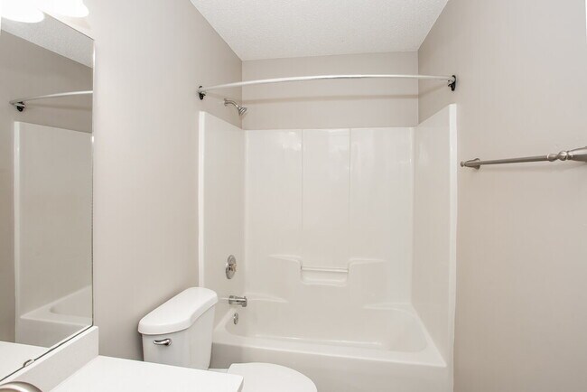 Building Photo - 4905 Aldersbrook Dr