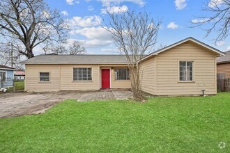 Building Photo - 9133 Woodlyn Rd
