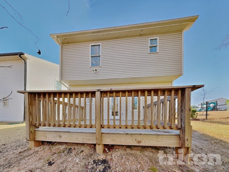 Building Photo - 123 Diploma Dr