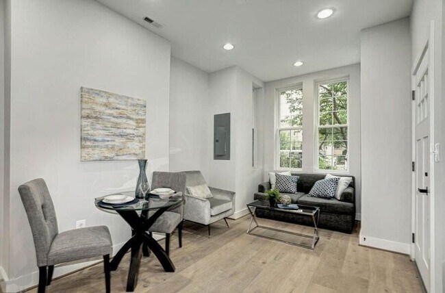 Building Photo - 329 K St NE