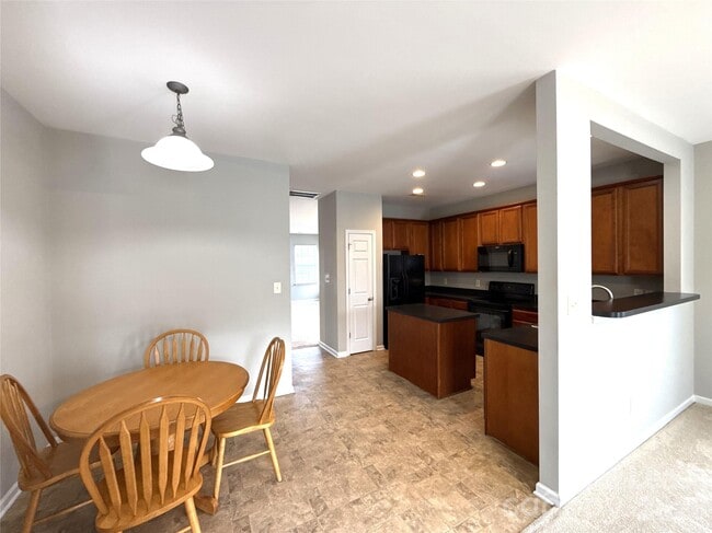 Building Photo - 7023 Brighton Park Dr