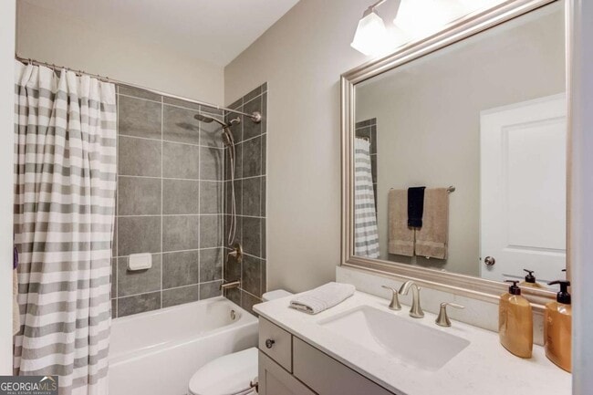 Building Photo - 1450 Edgebrook Ct NE