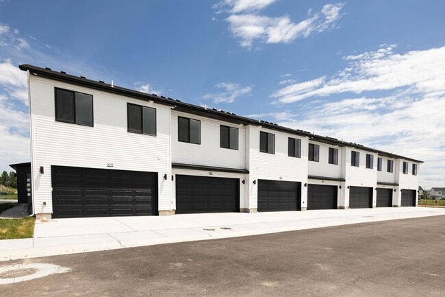 Building Photo - 455 Blue Spruce Ave