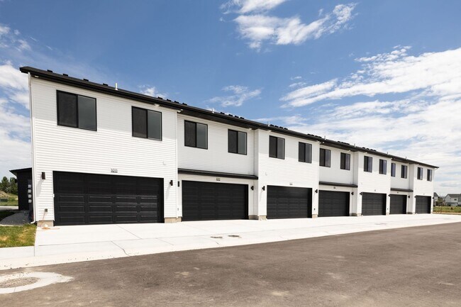 Building Photo - BRAND NEW TOWNHOME IN SUGAR CITY 3 BED 2.5 BATH AND 2 STALL GARAGE