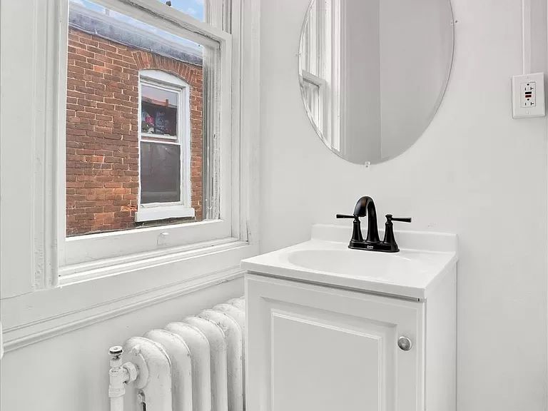 Building Photo - 153 W Jackson St