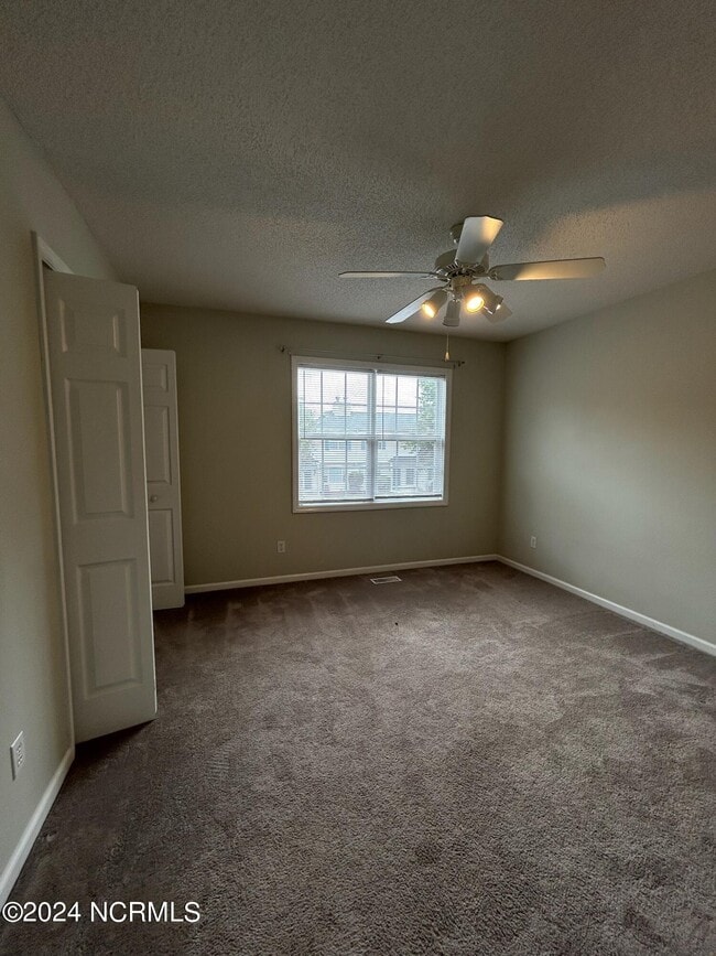 Building Photo - 3827 Sterling Pointe Dr