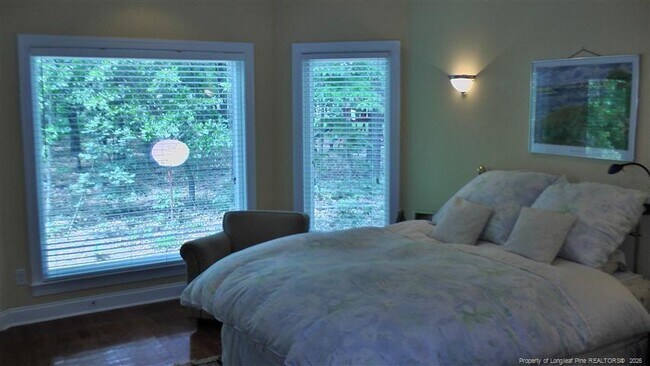 Building Photo - 158 Sherwood Ln