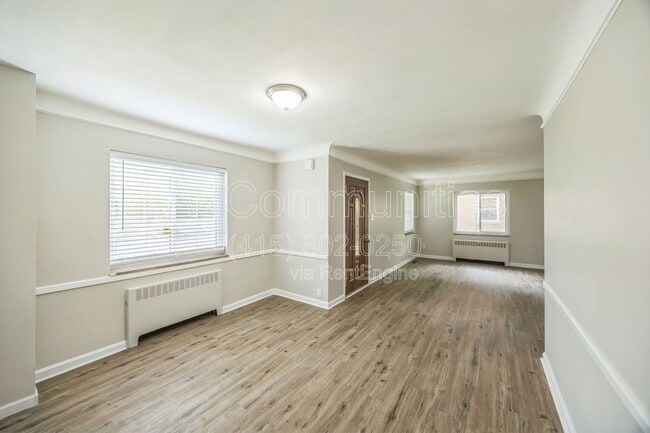 Building Photo - 5211 Parkview Ave