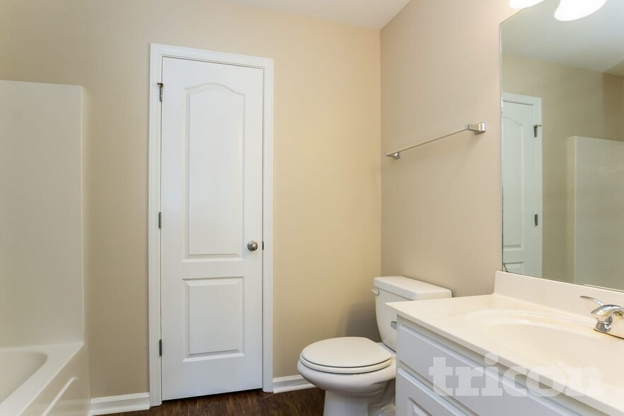 Building Photo - 1570 Lily Valley Dr