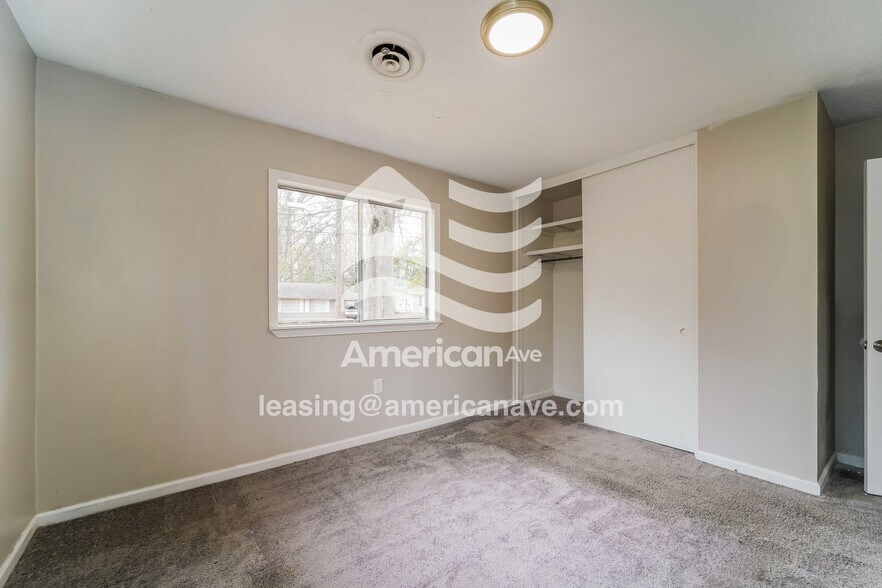 Building Photo - 3042 Meadow Forest Dr