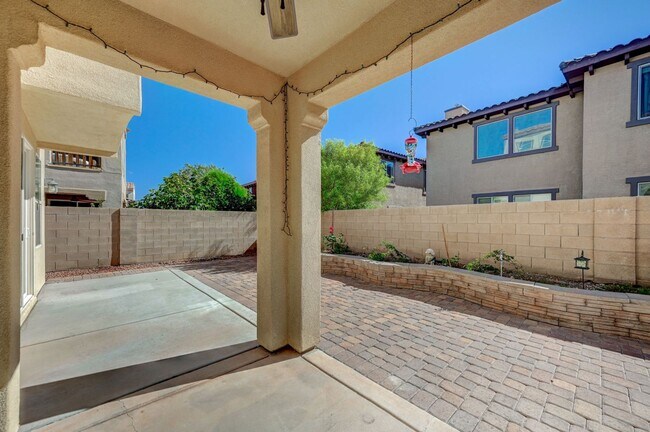 Building Photo - Stunning Rhodes Ranch Four Bedroom