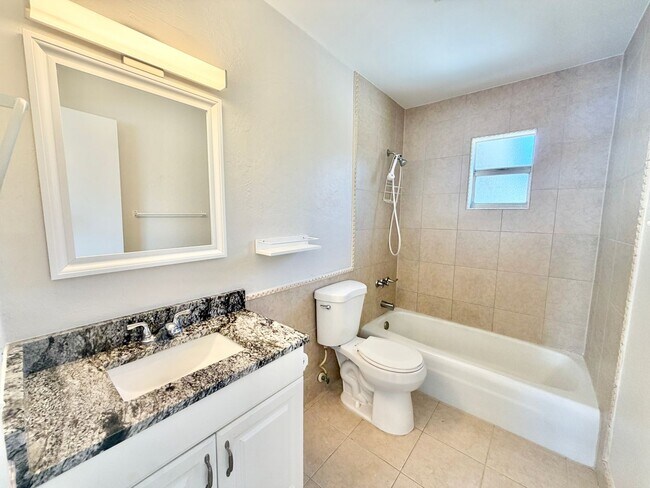 Building Photo - RFR (543 103rd Ave)