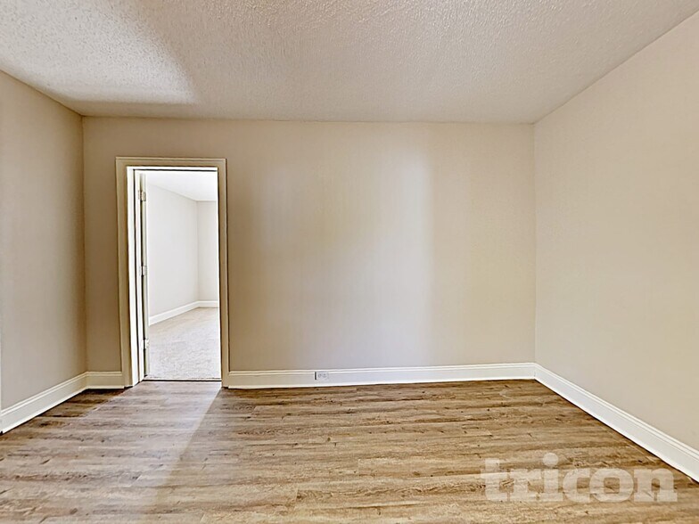 Building Photo - 1511 N Davidson St