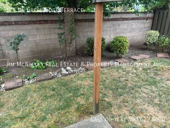 Building Photo - Available Now! 4 Bedroom Home with Firepla...