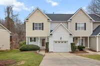 Building Photo - **3bd/2.5ba Townhome in Magnolia Woods**