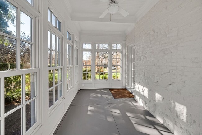 Building Photo - Luxury unfurnished 4BR/4.5BA Tudor in Belle Meade Links.