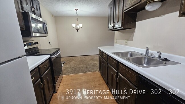 Building Photo - 3917 Heritage Hills Dr