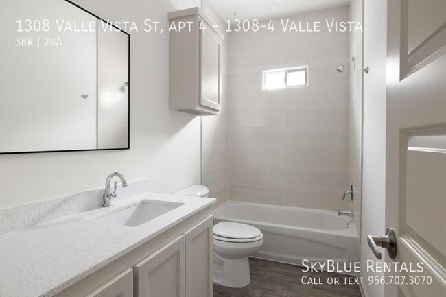 Building Photo - 1308 Valle Vista St