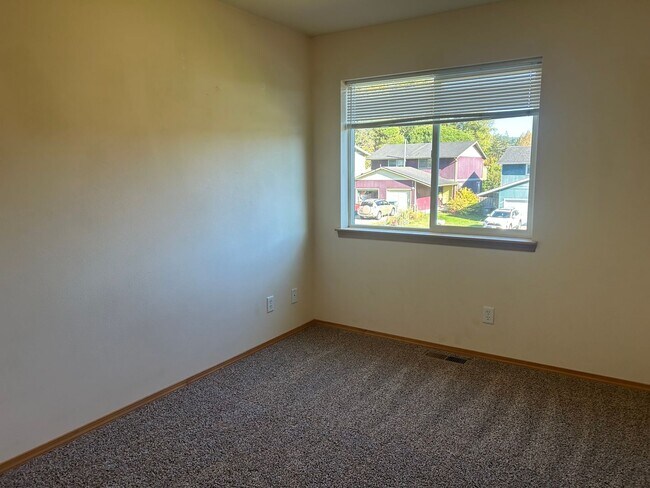 Building Photo - Racine Street 2609/ 2611