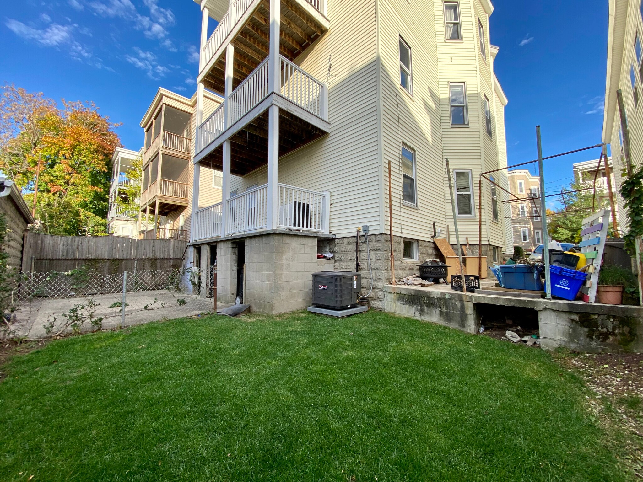 Building Photo - 14 Belknap St
