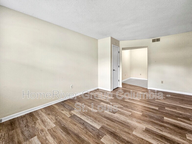 Building Photo - 2541 E Morris Dr