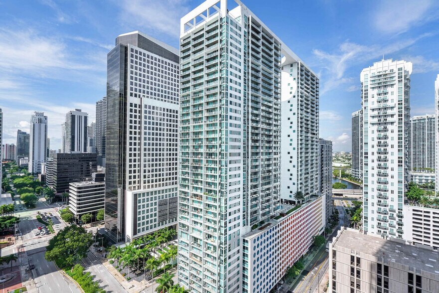 Building Photo - 485 Brickell Ave
