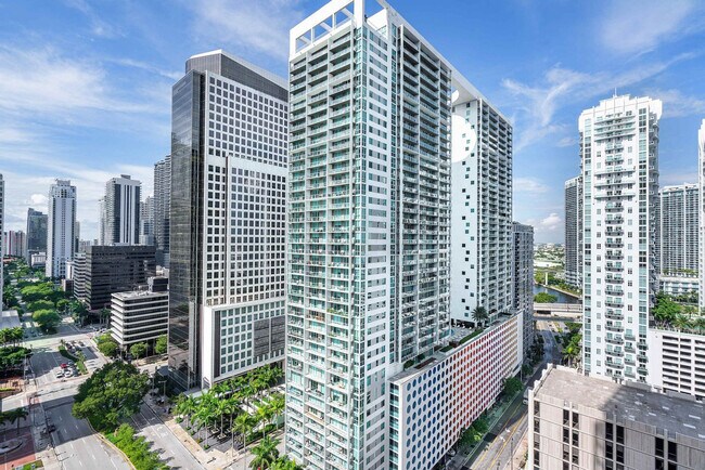 Building Photo - 485 Brickell Ave