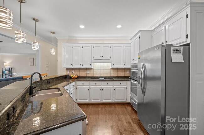 Building Photo - 16516 Plantation Woods Dr