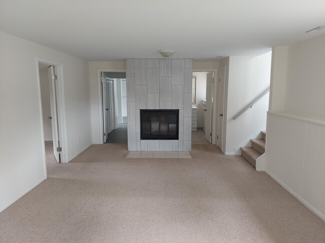 Building Photo - 28 Spier Ave