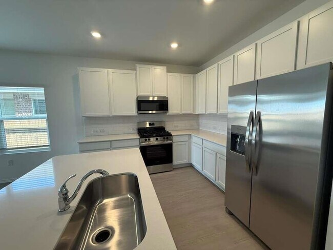 Building Photo - 109 Imola St