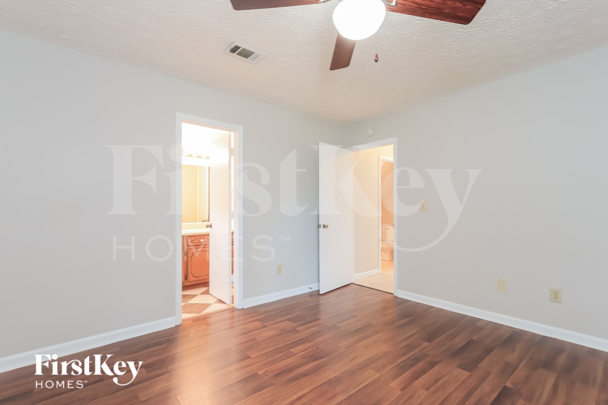 Building Photo - 10270 Misty Ridge Dr