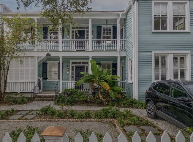 Building Photo - 138 Coming St