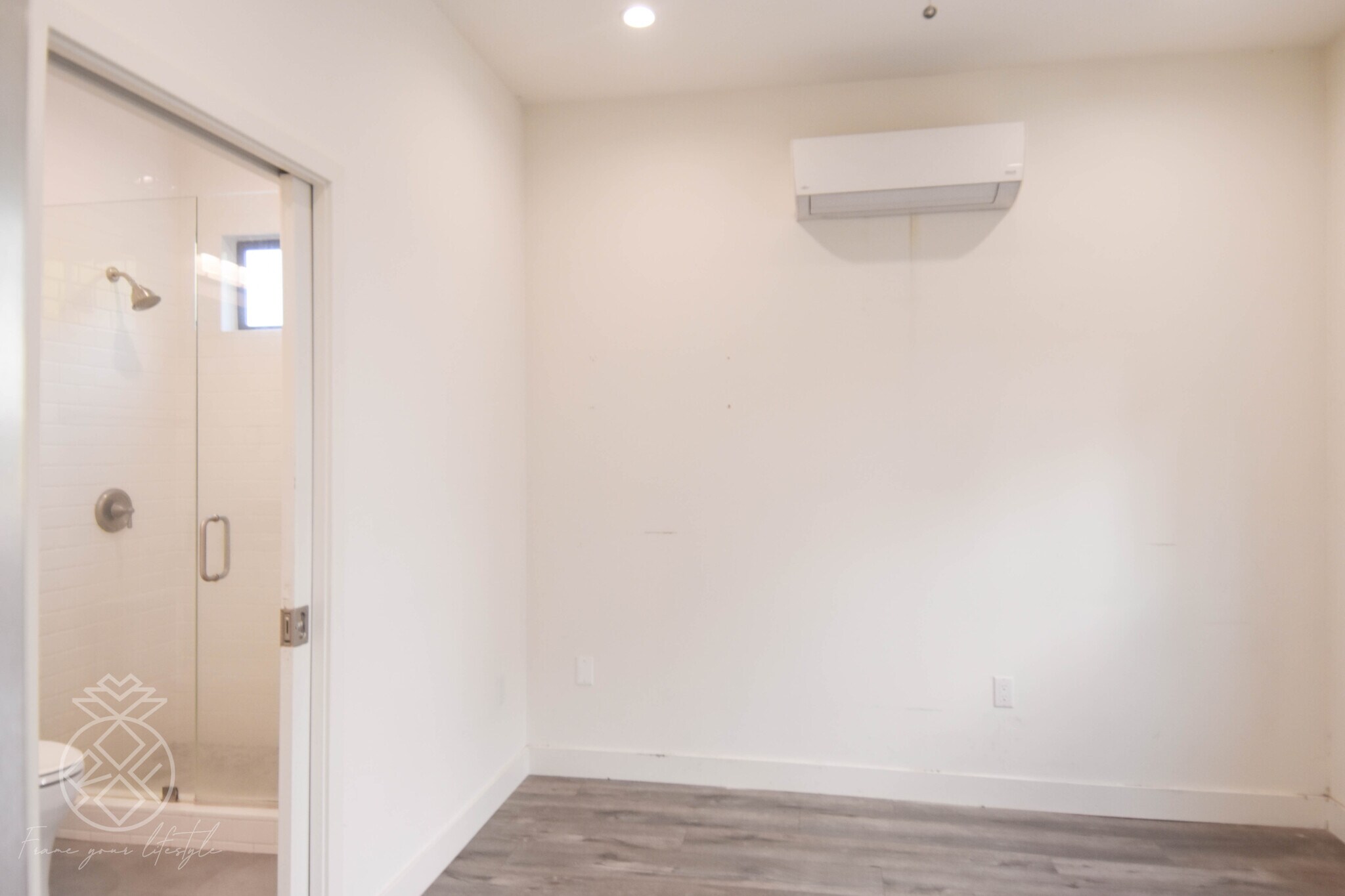 Building Photo - 905 Parkman Ave