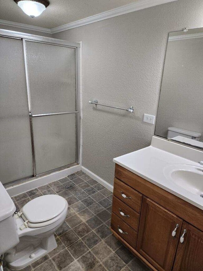 Building Photo - 2109 S Parkwood Ln