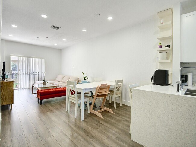 Building Photo - 5630 NW 114th Path
