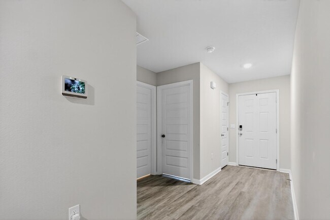 Building Photo - 6817 Interlachen Ln