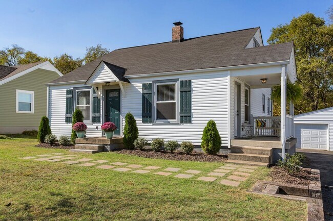 Building Photo - LEASING SPECIAL Cozy East Nashville 3 Bedr...