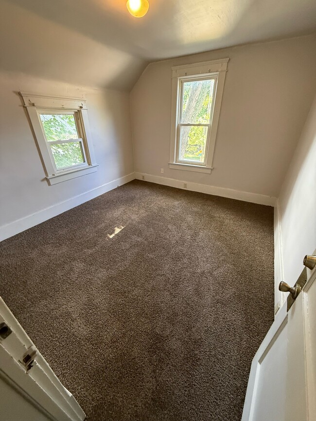 Building Photo - 503 Spicer Street