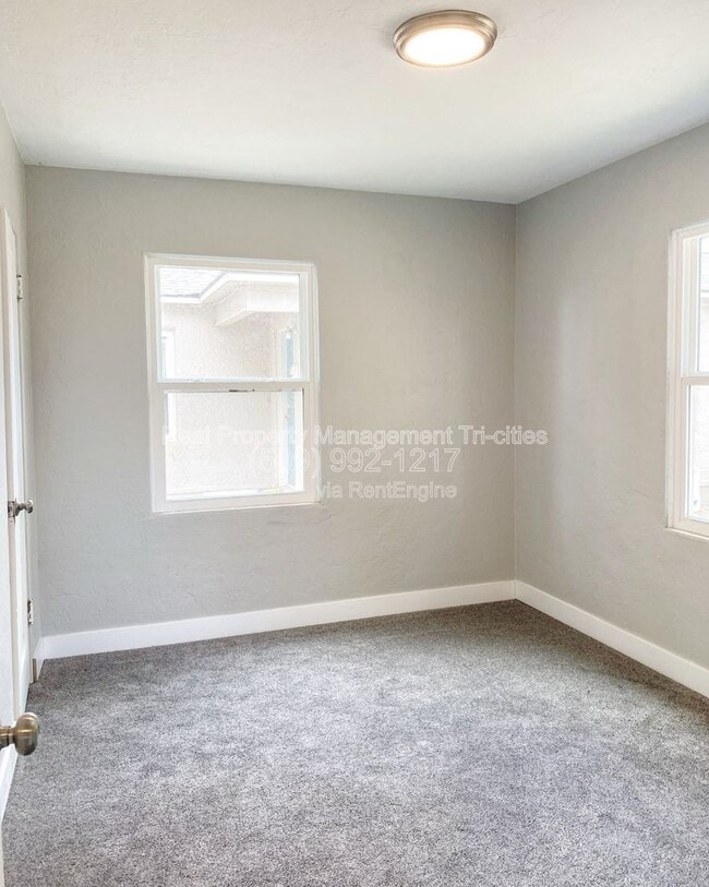 Building Photo - 1303 W Shoshone St